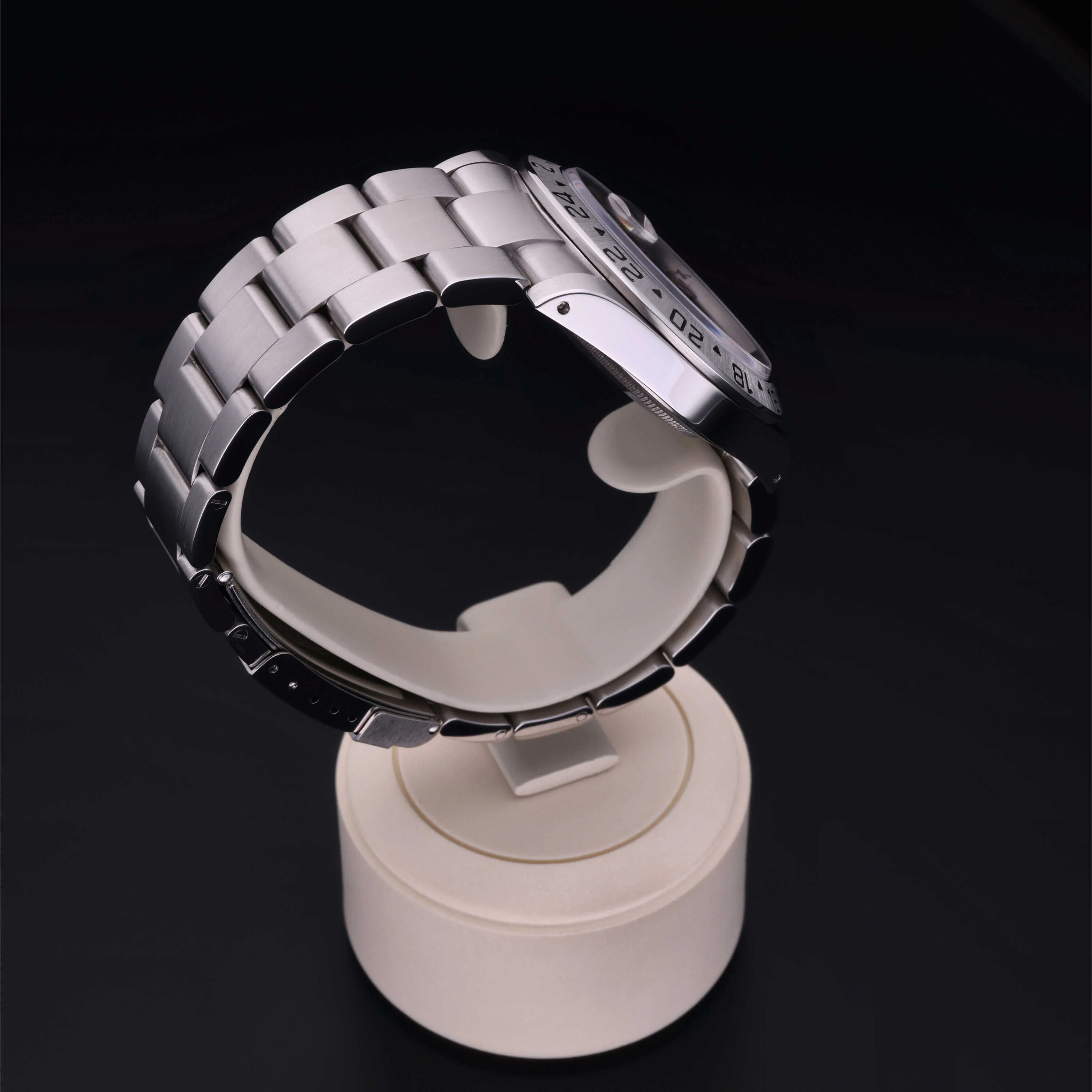 Oyster Perpetual Explorer II - Image 30