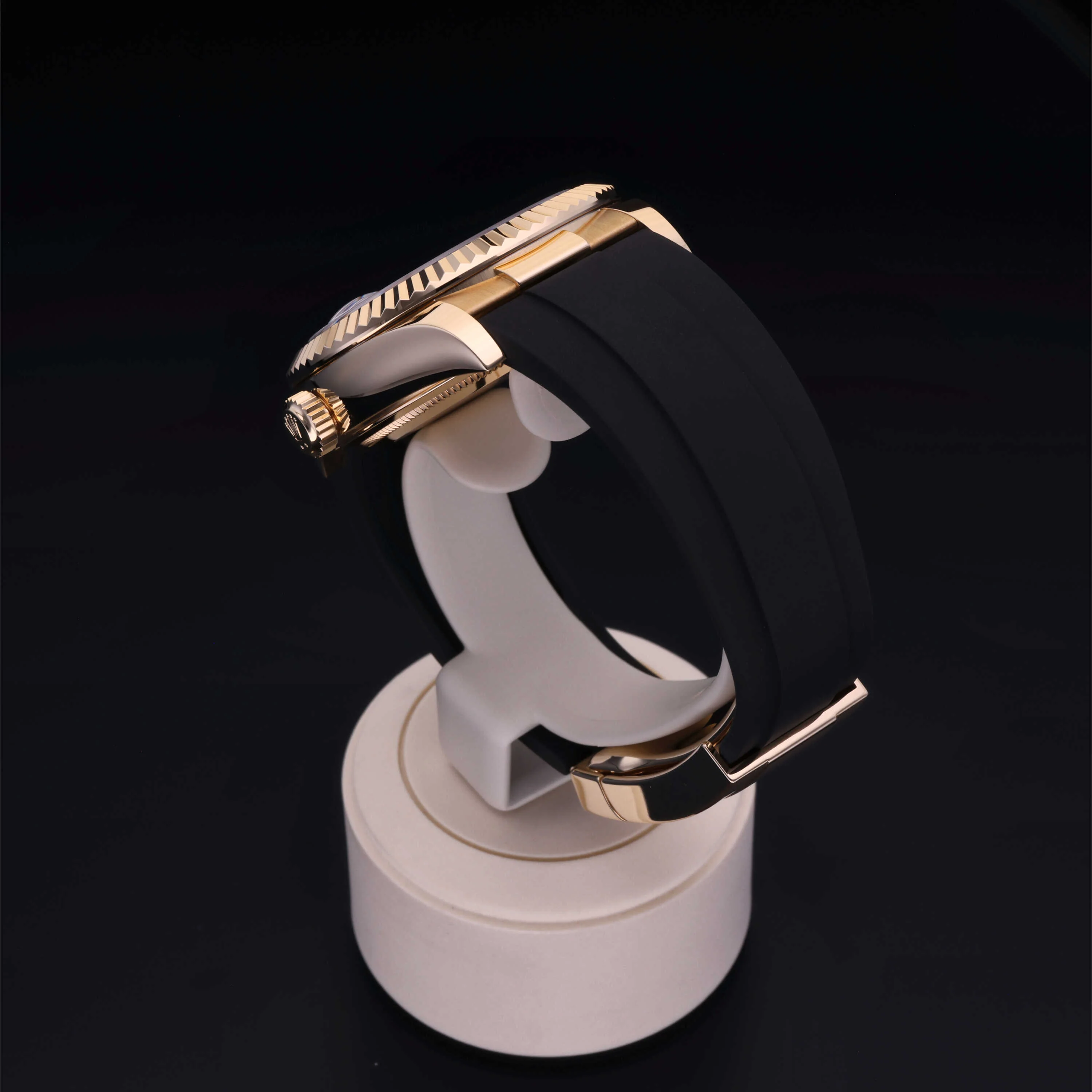 Sky-Dweller - Image 20