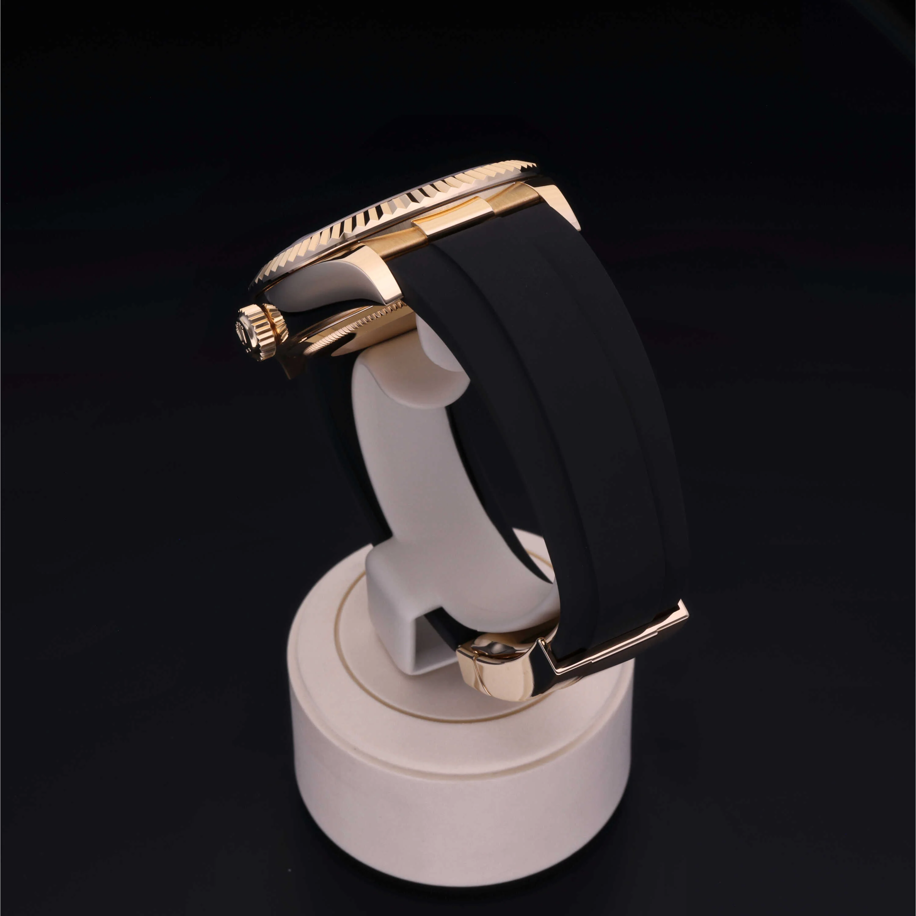 Sky-Dweller - Image 21