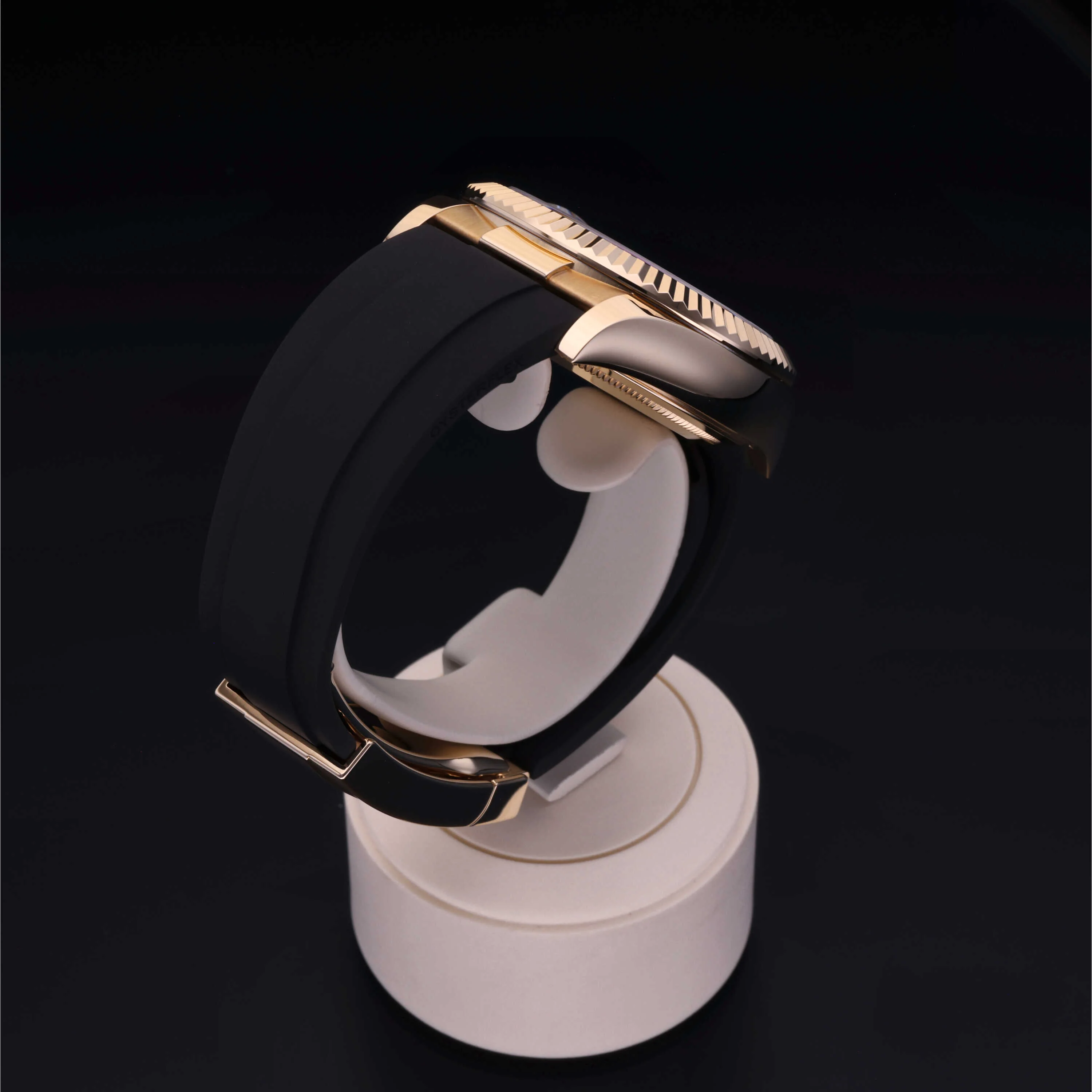 Sky-Dweller - Image 28